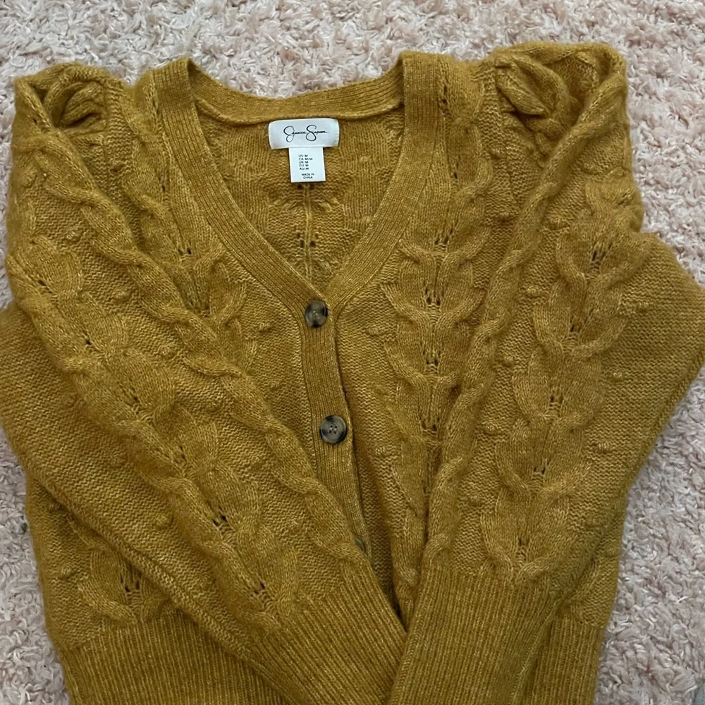 sweater - Picture 1 of 2